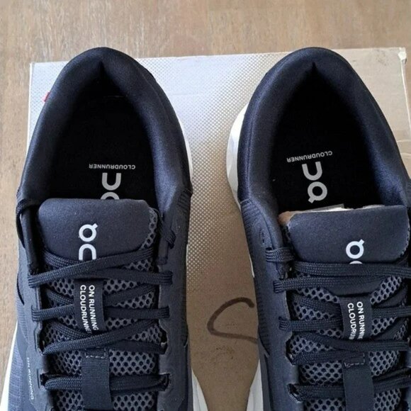 On Cloudrunner 2 - Color: Eclipse / Black - Size: 10.5 Wide - Picture 4 of 9